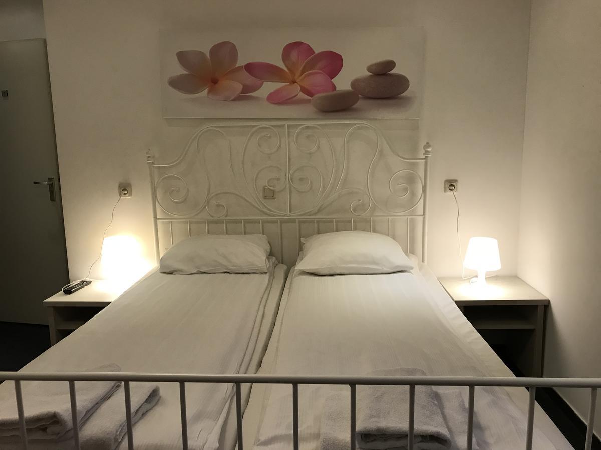 Hotel Restaurant La Piazza Valkenburg aan de Geul Eksteriør bilde