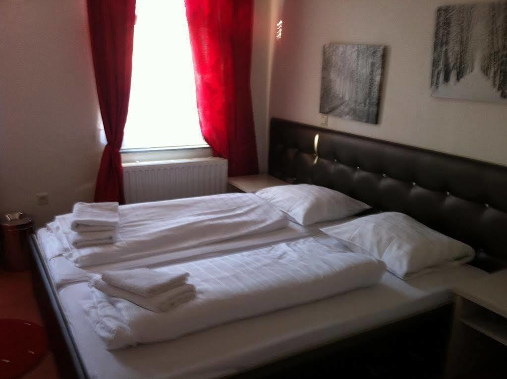 Hotel Restaurant La Piazza Valkenburg aan de Geul Eksteriør bilde